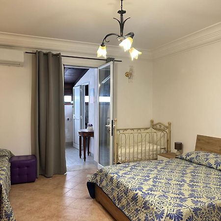Villa Con Piscina Uso Esclusivo 马扎拉德尔瓦洛 外观 照片