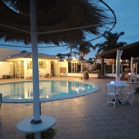 Villa Con Piscina Uso Esclusivo 马扎拉德尔瓦洛 外观 照片